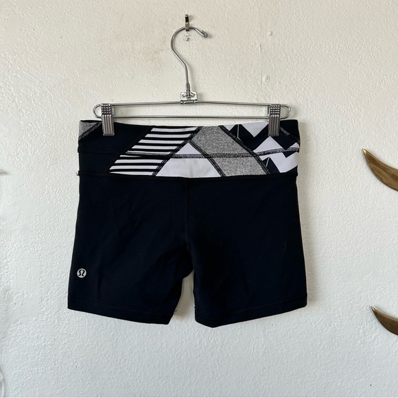 Lululemon Reverse Groove Short biker shorts - Picture 4 of 5